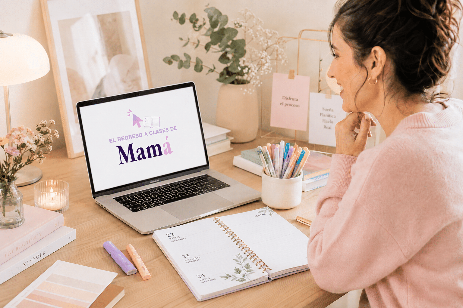 Mamá construyendo una nueva etapa profesional en digital