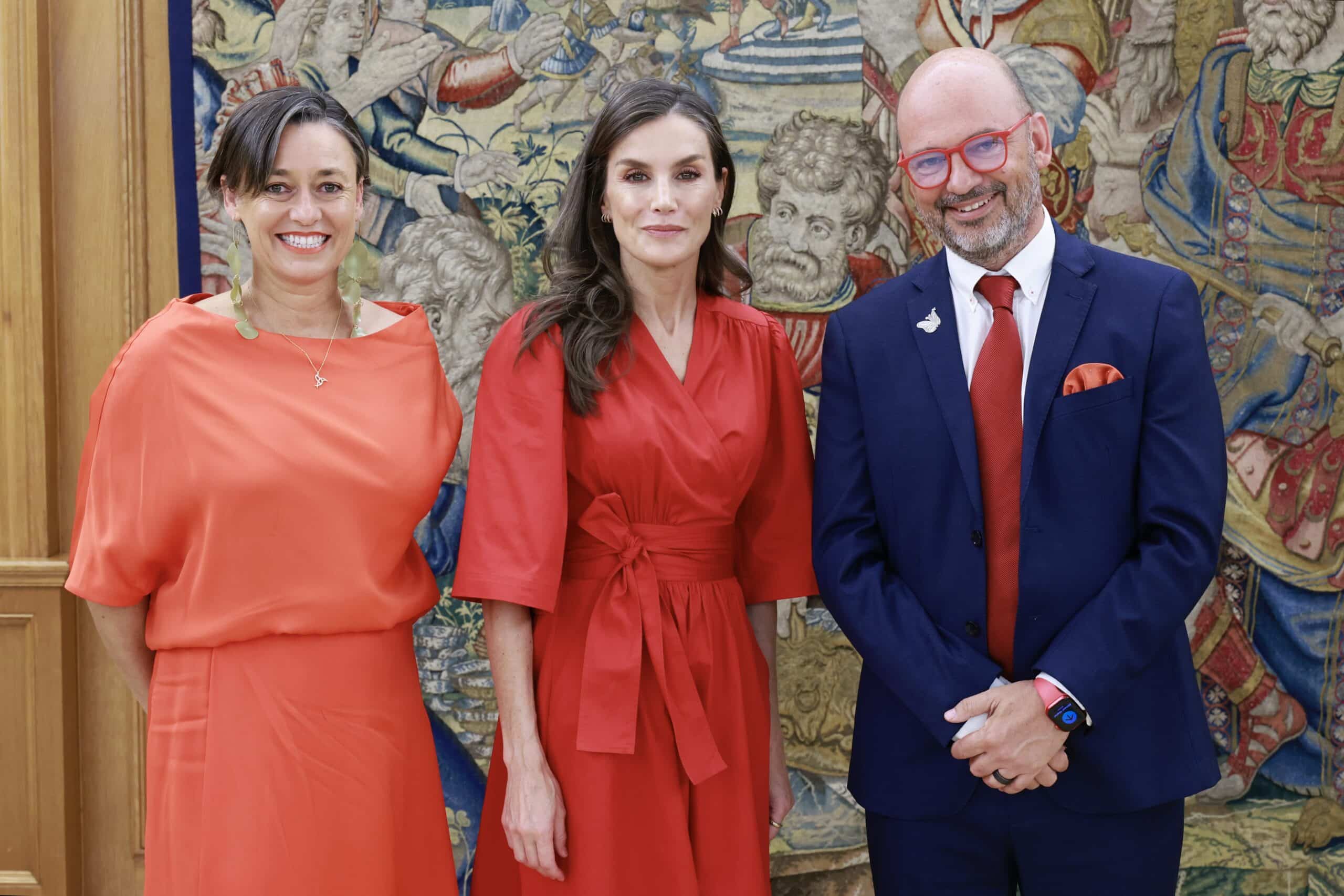 Billie Sastre y Franc Carreras junto a S.M. la Reina Letizia en el Palacio de La Zarzuela