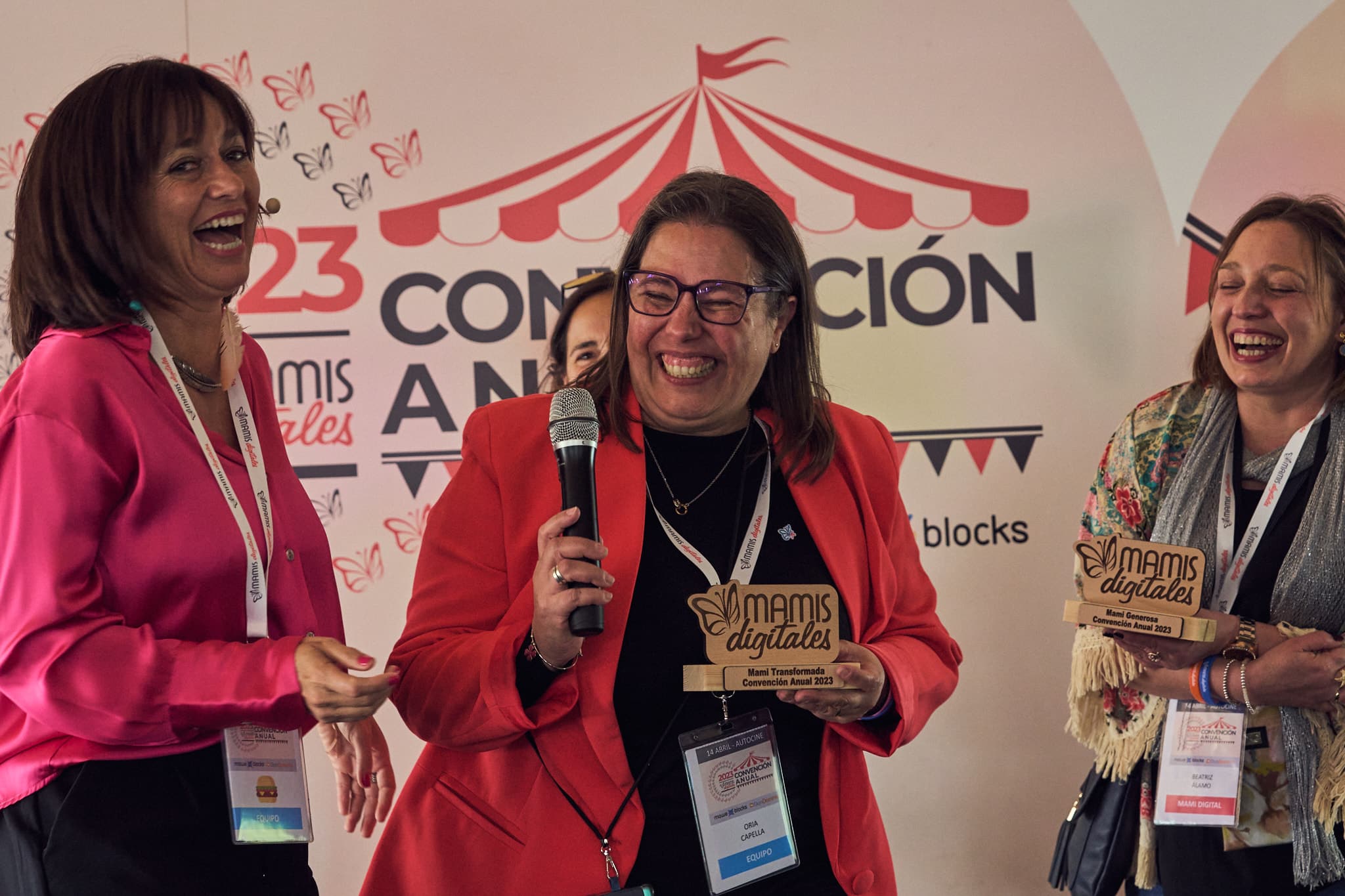 Entrega de premios en la convención de Mamis Digitales 2024